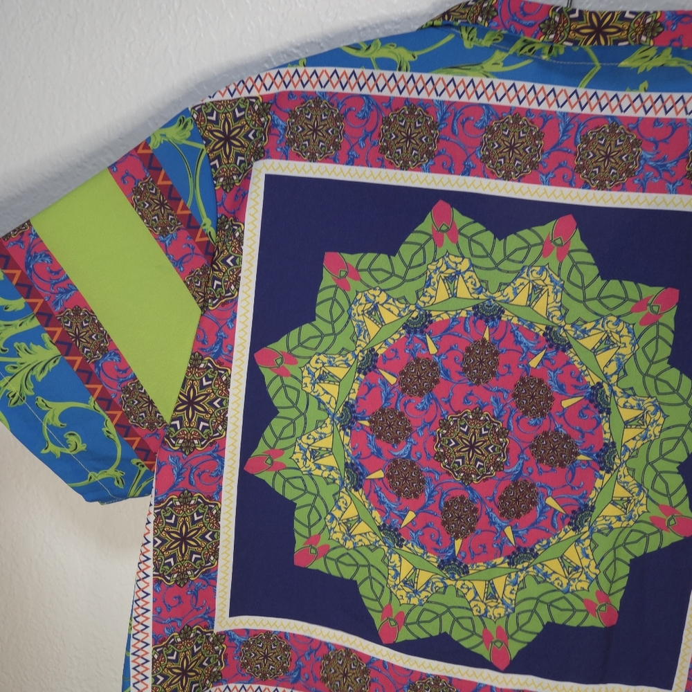 Mens Boohoo Size L Neon Green Blue Hawaiian Paisley T Shirt Short Sleeves Button - Picture 8 of 15